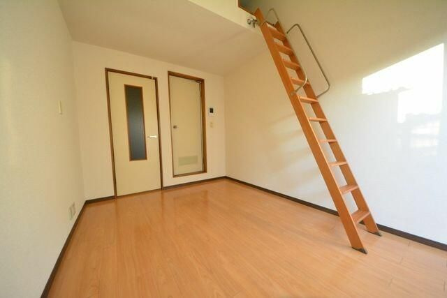 ヴィラフローラの洋室