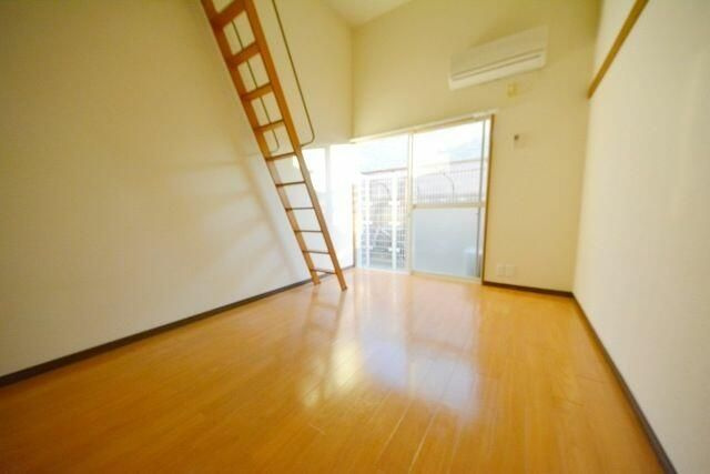 ヴィラフローラの洋室