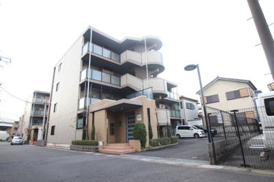 重圧感溢れる外観です