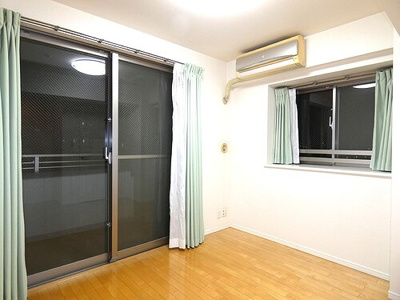 【その他】 | ライオンズステーションプラザ溝の口セントラルアベニュー | 内装前６．４畳洋室※エアコンは撤去いたします