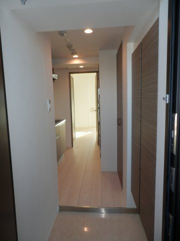 ユリカロゼAZ亀有North Towerの玄関