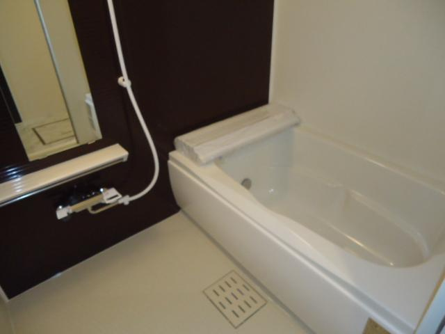 コーラルヴィラ出島Ｂの浴室|バス