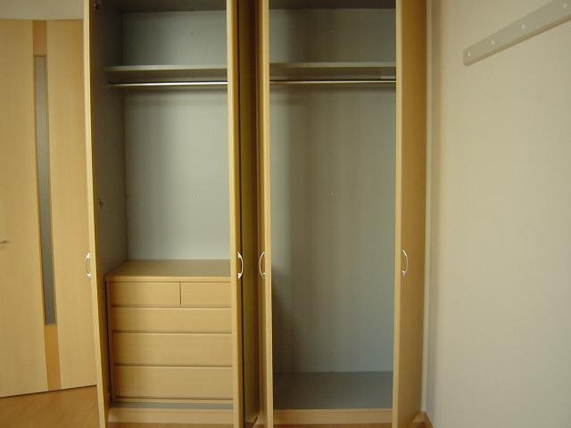 グリーンヒルズ・ハイツ桶狭間の収納|クローゼット（中）