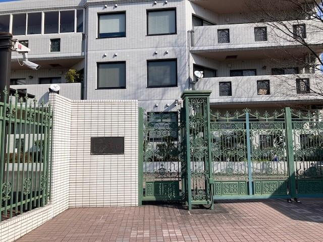 ヒルズ春山の外観