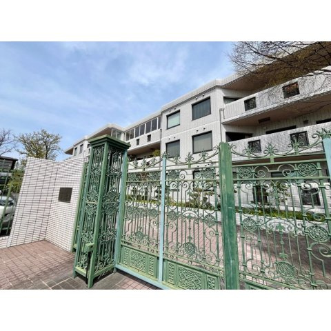 ヒルズ春山の外観