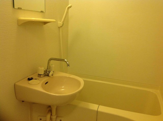 レオパレスレアルの浴室