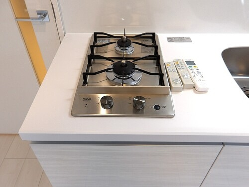 プレセダン板橋本町の設備|コンロ　※同タイプ別部屋2025.11新築未入居時撮影