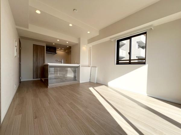 三軒茶屋シティハウスの居間・リビング