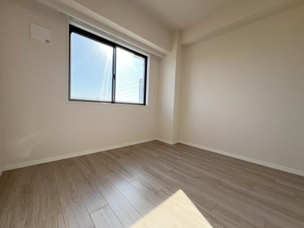 三軒茶屋シティハウスの洋室