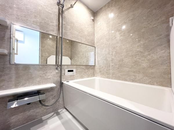 三軒茶屋シティハウスの浴室|ゆったりとお過ごしいただけるバスルームです。心と身体の疲れを癒してくれる安らぎの空間♪