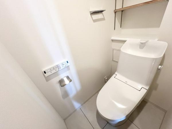 【トイレ】 | 三軒茶屋シティハウス | 明るくて広い落ち着いた色合いのトイレです♪！