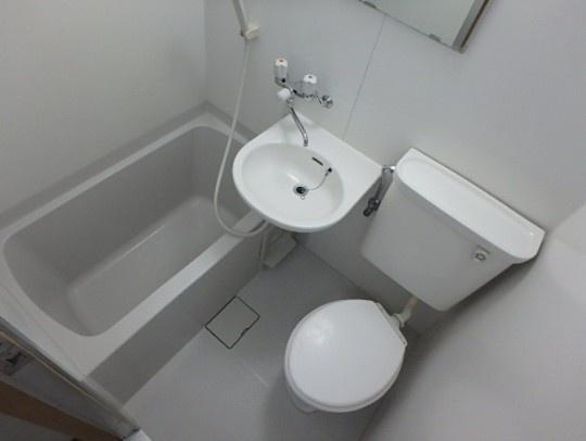 フィールド25の浴室