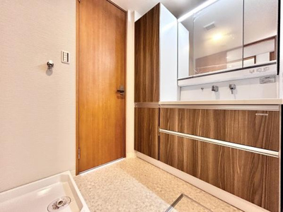 【独立洗面台】 | ソフィア泉ヶ丘パークヴェール | 使い勝手の良い洗面所です！
髪のセットやお化粧もストレスなくこなせ、朝から気分良く通勤通学に向かえそうですね！