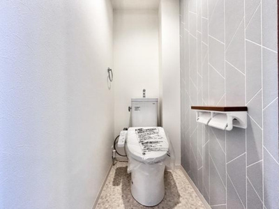 【トイレ】 | ソフィア泉ヶ丘パークヴェール | 節水型でエコなトイレには、今では当たり前のウォシュレット付き。便座を温める機能付き！