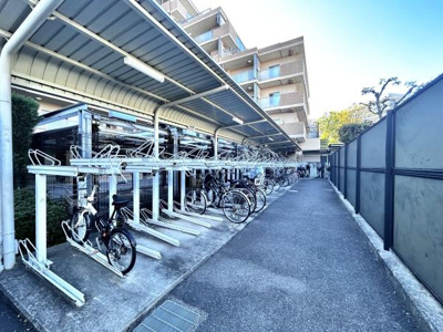 【その他共用部分】 | ソフィア泉ヶ丘パークヴェール | 清潔に維持されている共用部。住む方のマナーの良さが感じられます！