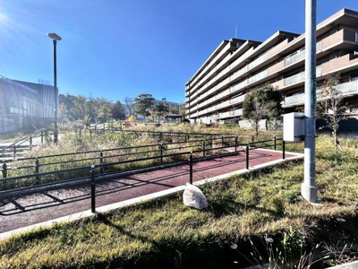 【その他】 | ソフィア泉ヶ丘パークヴェール | 元気なお子様のお外遊びも、公園が近くにあれば安心！