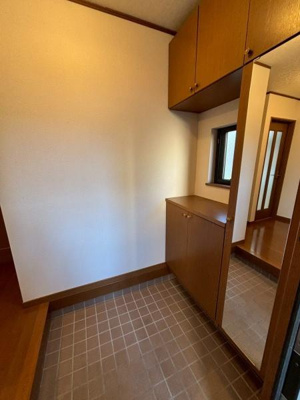 【玄関】 | 草加市花栗1丁目・戸建 | ●玄関●