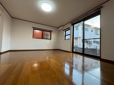 【居間・リビング】 | 草加市花栗1丁目・戸建 | ●リビング10.5帖●