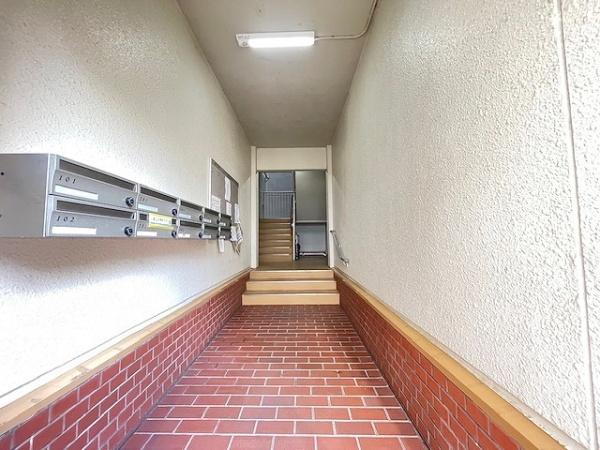 【エントランス】 | リバーサイドともぶち第一住宅14号棟