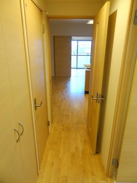 コージー千島の玄関|★玄関側から見た室内★