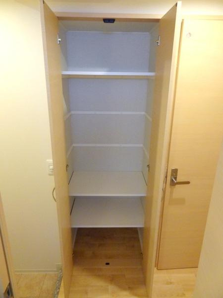 コージー千島の収納|★トイレ横に収納あります★
