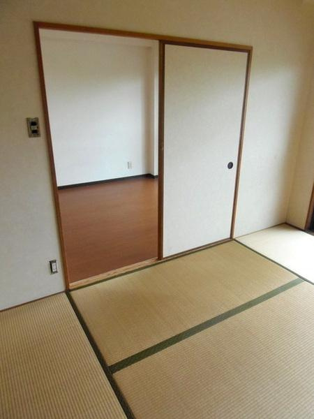 トカシキマンション２の寝室|★明るいお部屋！★