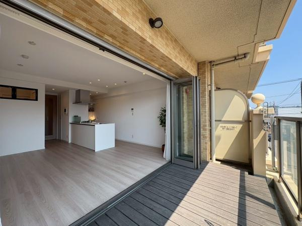 グランシティ湘南海岸マリーナジュスクエアのバルコニー