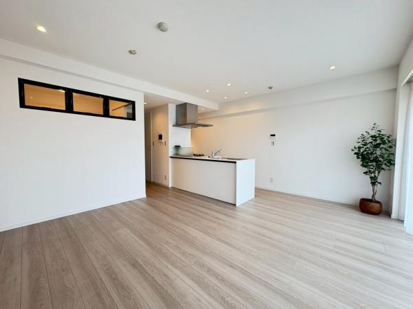 グランシティ湘南海岸マリーナジュスクエアの居間・リビング