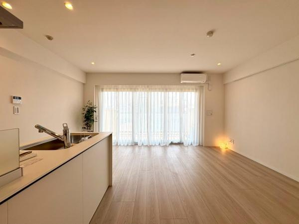 グランシティ湘南海岸マリーナジュスクエアの居間・リビング