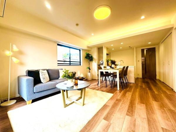 コスモ星川パークステージの居間・リビング