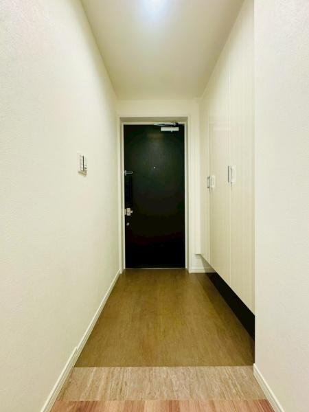 コスモ星川パークステージの玄関