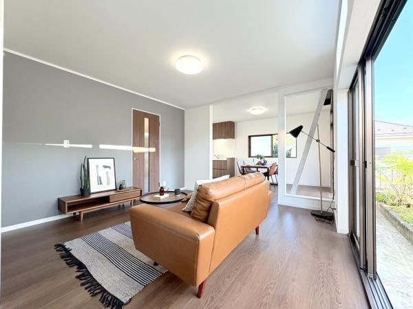 横浜市旭区上白根町の中古一戸建の居間・リビング