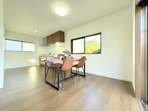 横浜市旭区上白根町の中古一戸建の居間・リビング