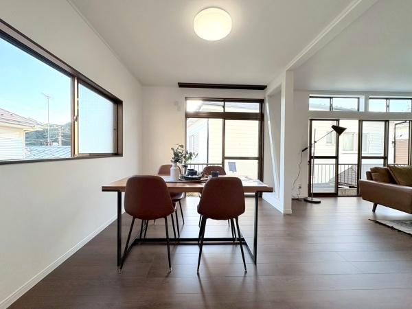 横浜市旭区上白根町の中古一戸建の居間・リビング