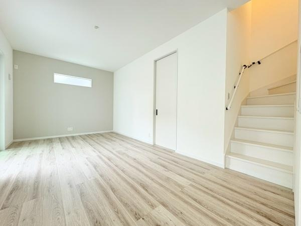 横須賀市鴨居３丁目の新築一戸建の居間・リビング