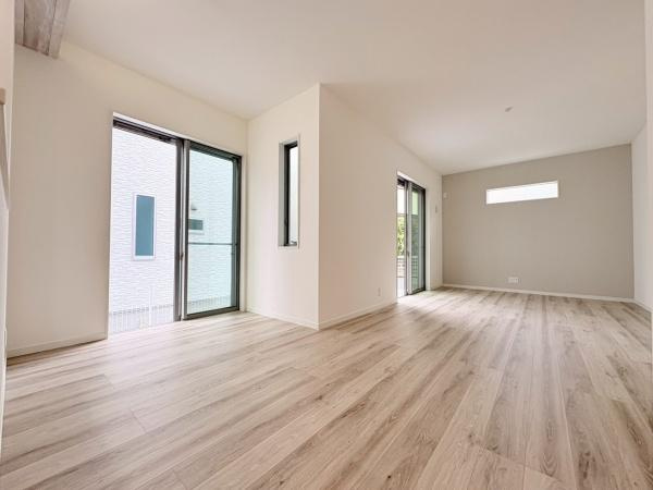 横須賀市鴨居３丁目の新築一戸建の居間・リビング