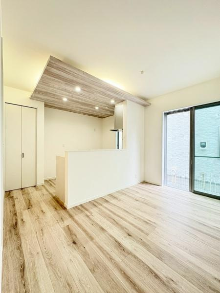 横須賀市鴨居３丁目の新築一戸建の居間・リビング