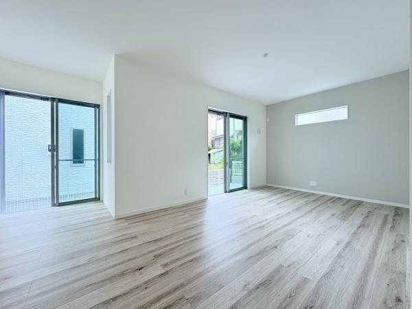 横須賀市鴨居３丁目の新築一戸建の居間・リビング