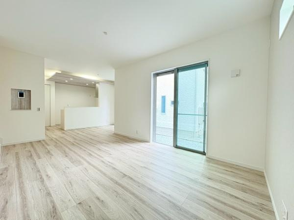 横須賀市鴨居３丁目の新築一戸建の居間・リビング