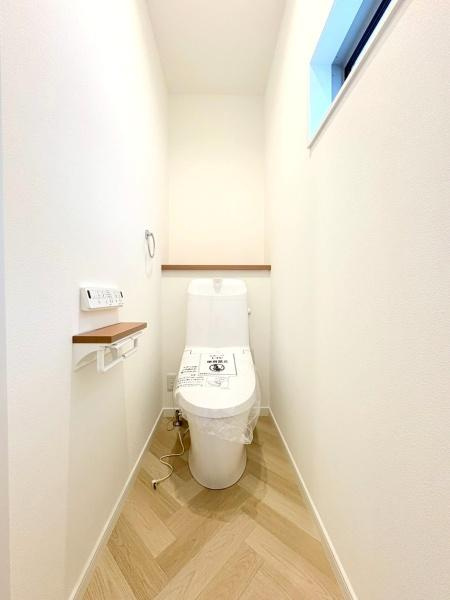 横須賀市鴨居３丁目の新築一戸建のトイレ