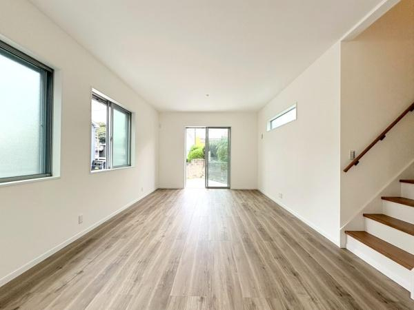 横須賀市鴨居３丁目の新築一戸建の居間・リビング