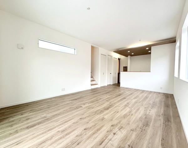 横須賀市鴨居３丁目の新築一戸建の居間・リビング