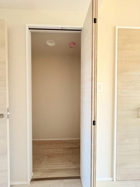 ファミールあざみ野スカーレットヒルズの収納|LDKの収納・急なお客様でもさっとお片付けができますね