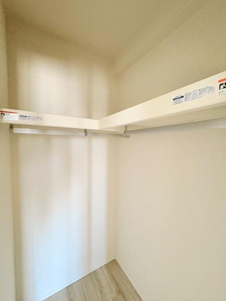 ファミールあざみ野スカーレットヒルズの収納|6.3帖・洋室・クローゼット・ロングコートも掛けられます