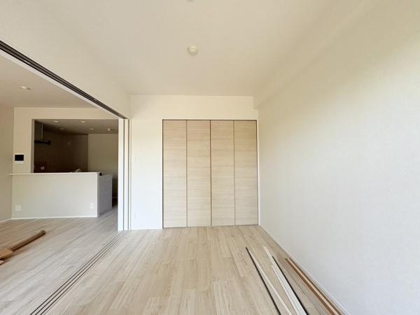 ファミールあざみ野スカーレットヒルズの洋室|フルリフォーム中・6.0洋室・収納豊富です