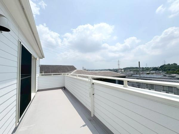 横浜市旭区川井本町の新築一戸建のバルコニー