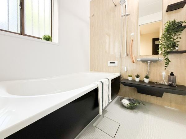 横浜市都筑区東山田町の中古一戸建の浴室