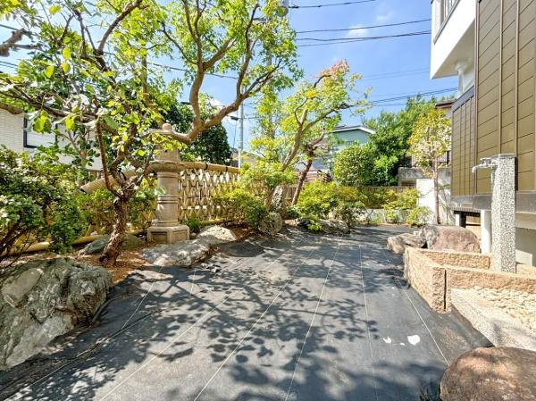 横浜市都筑区東山田町の中古一戸建の庭