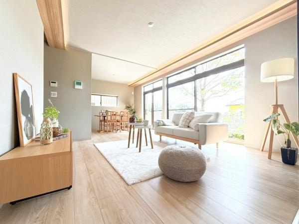 横浜市都筑区東山田町の中古一戸建の居間・リビング