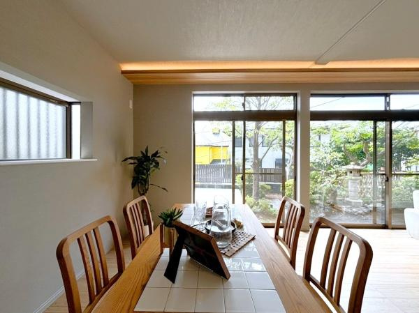 横浜市都筑区東山田町の中古一戸建の居間・リビング